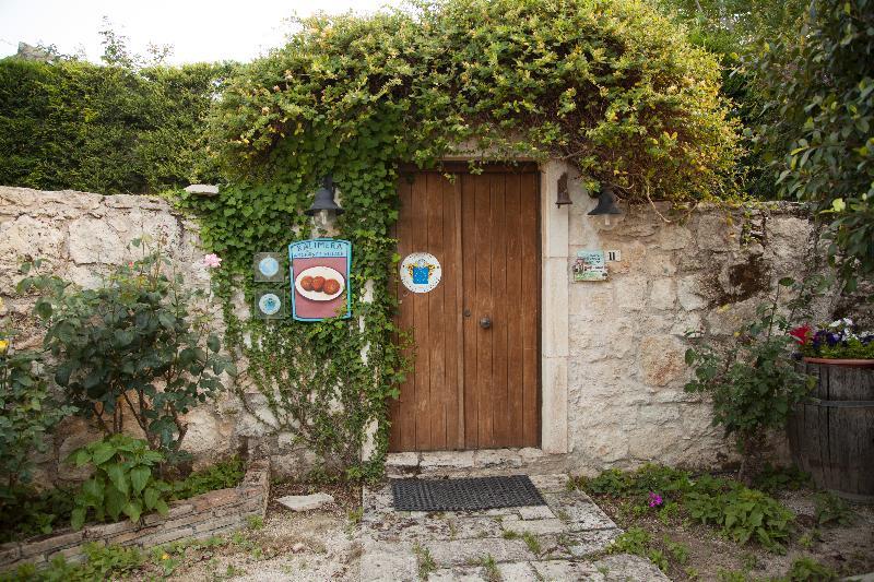 Kalimera Archanes Village Hotel 4*